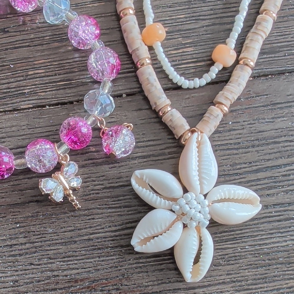 Pink and White Beaded Bracelet Set - Picture 2 of 8